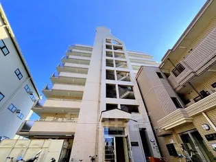 大阪府吹田市穂波町【マンション】の外観