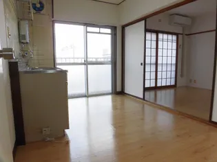 アシスト第5秋田マンション【3階】の居間