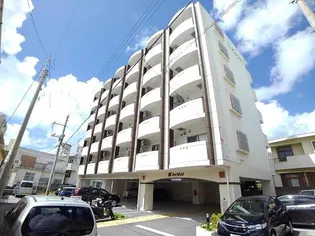 盛キャラバン【2階】の外観