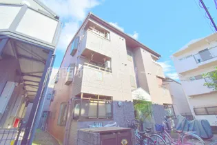 メゾン・アビニョン【3階】の外観