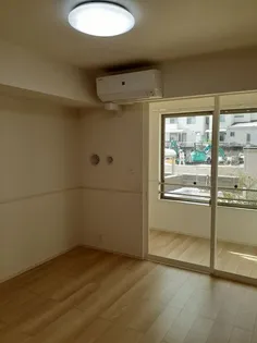 カルーガ B【1階】の居間