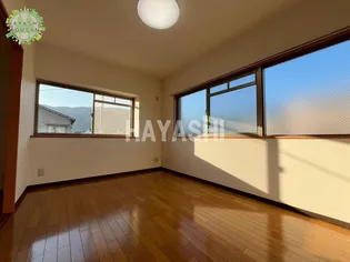 WISTERIAマンションII【2階】の居間