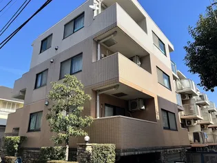 東京都新宿区大京町【マンション】の外観