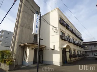 吉岡マンション【2階】の外観