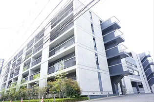 東京都世田谷区上北沢4【マンション】の外観