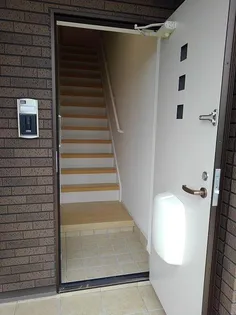 カーサ アルバーダ I【2階】の玄関