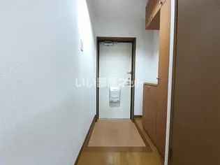 クレセント・イースト【4階】の玄関