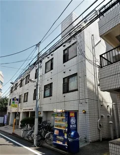 ウエストインパート18【1階】の外観