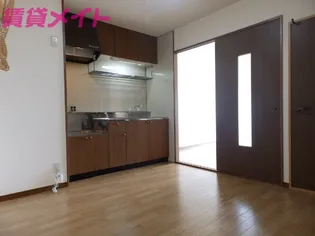 グレイスタウンMIWA A棟【2階】の居間