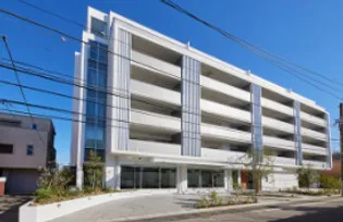 東京都新宿区市谷薬王寺町【マンション】の外観