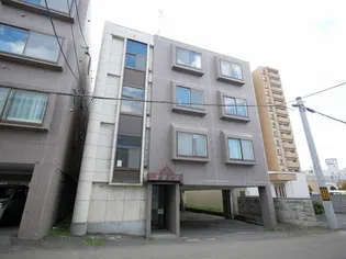 KDビルの外観