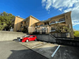 三渓ヒルズ E棟【1階】の外観