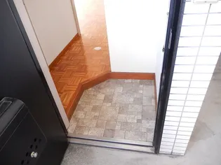 ウェッジコーポ坂田【3階】の玄関