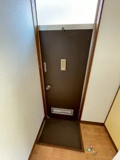 後藤ハイツB【2階】の玄関