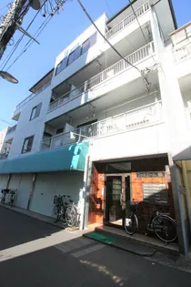 ファミエール鶴【3階】の外観