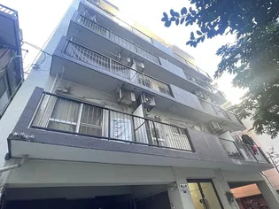 機山荘【3階】の外観