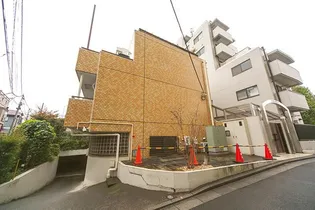 東京都新宿区中落合2【マンション】の外観