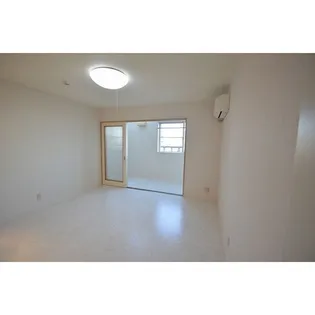 バスティード海山道【2階】の居間