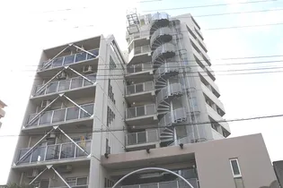 キューブ東塚口【3階】の外観