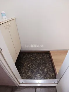 ウォーターバリー【2階】の玄関