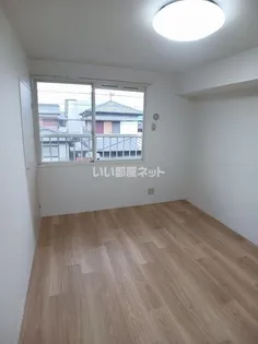 ウォーターバリー【2階】の内装