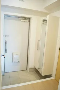 リバーストーン【1階】の玄関