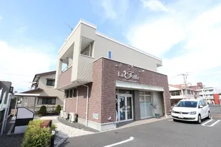岡山県岡山市北区大供本町【アパート】の外観