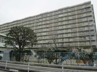 市川グリーンハイツD棟【3階】の外観