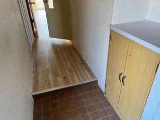 ISマンション【2階】の玄関