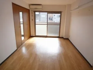 メゾン グローリー【4階】の居間