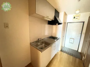 サン・ヒーローマンション亀川II【4階】の内装