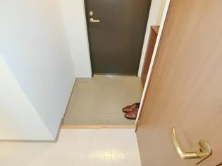 ヴェール美香保【1階】の玄関