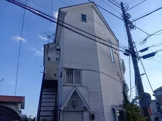 ホワイトハウス日野【2階】の外観