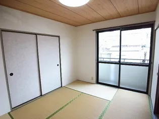 ハイカムール林【2階】の内装