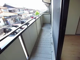 ハイカムール林【2階】の内装