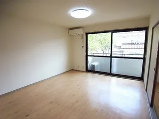 ハイカムール林【2階】の居間