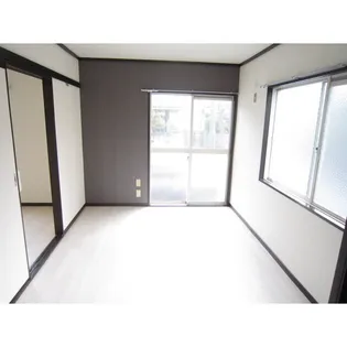 ドミール深沢【1階】の居間