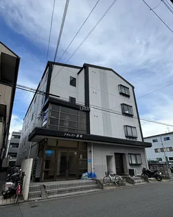 フォレスト深草【2階】の外観