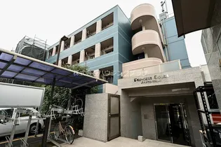 プリンセスコート赤堤【1階】の外観