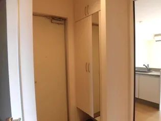 アルティスタ B【3階】の玄関