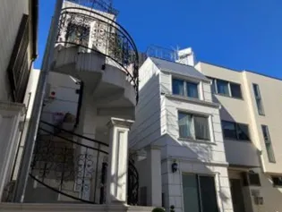 クーラクー原宿の外観