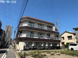 メゾンラールの画像