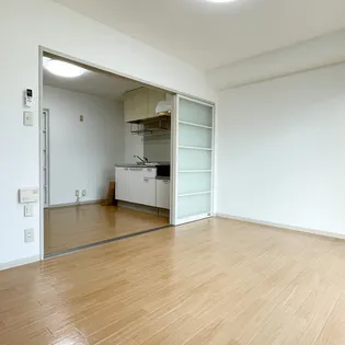 ファミール北内【1階】の居間