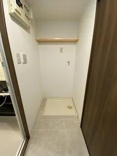 ロイヤルヒルズ老野森【2階】の内装