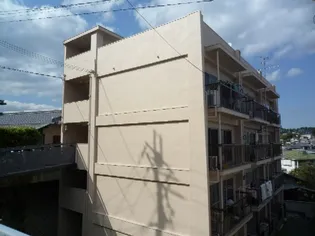 松林マンション【1階】の外観