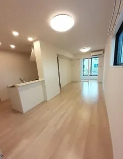 シェルト クレーテ津【1階】の居間