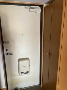 仲垣内ビル【2階】の玄関