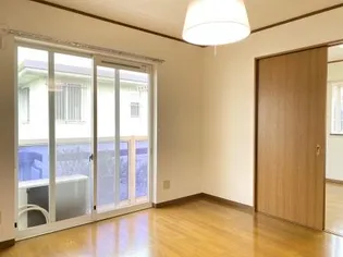 リッチ・フィールド2番館【2階】の居間