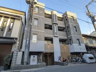 サンフローラ三条大宮【1階】の外観