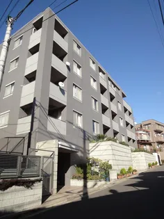 ラトゥールの画像